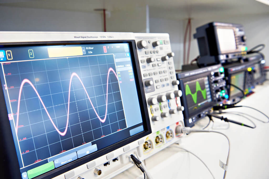 Réparation carte mère avec oscilloscope à Lyon